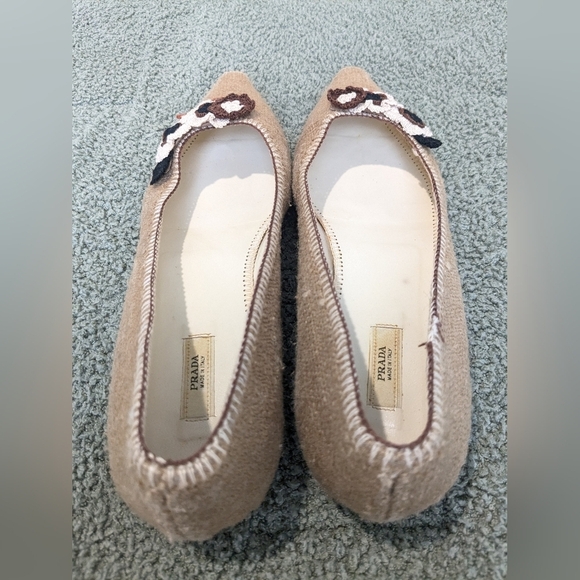 Prada Beige Tan Crochet Floral Embellished Raffia Pointed Toe Flats Size 7.5 - Picture 5 of 12